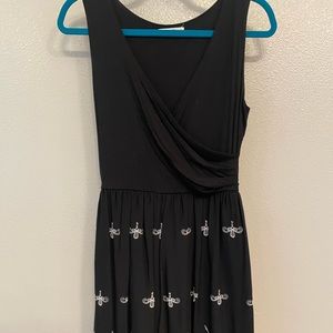 Le Lis size M Black/white embroidery